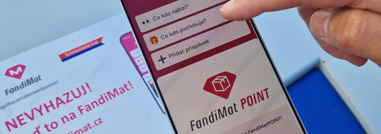 Místo do popelnice radši do aplikace. Darujme textilu druhý život a omezme plýtvání, prosí Středočeský kraj