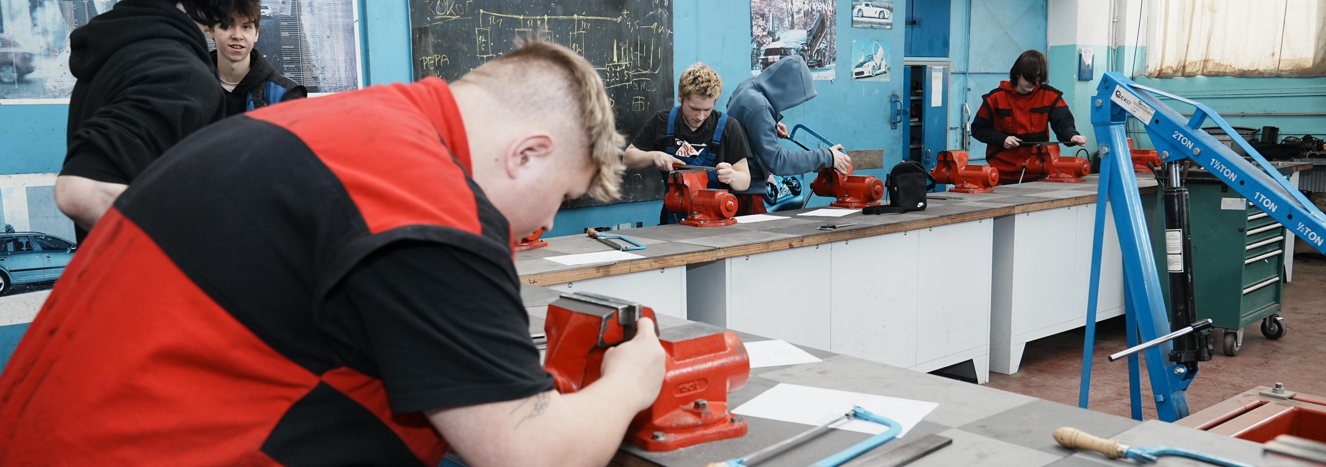 Středočeský kraj pokračuje v modernizaci škol, vzniknou nové učebny, laboratoře i svářečské centrum