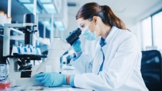 Ilustrační obrázek - vědkyně